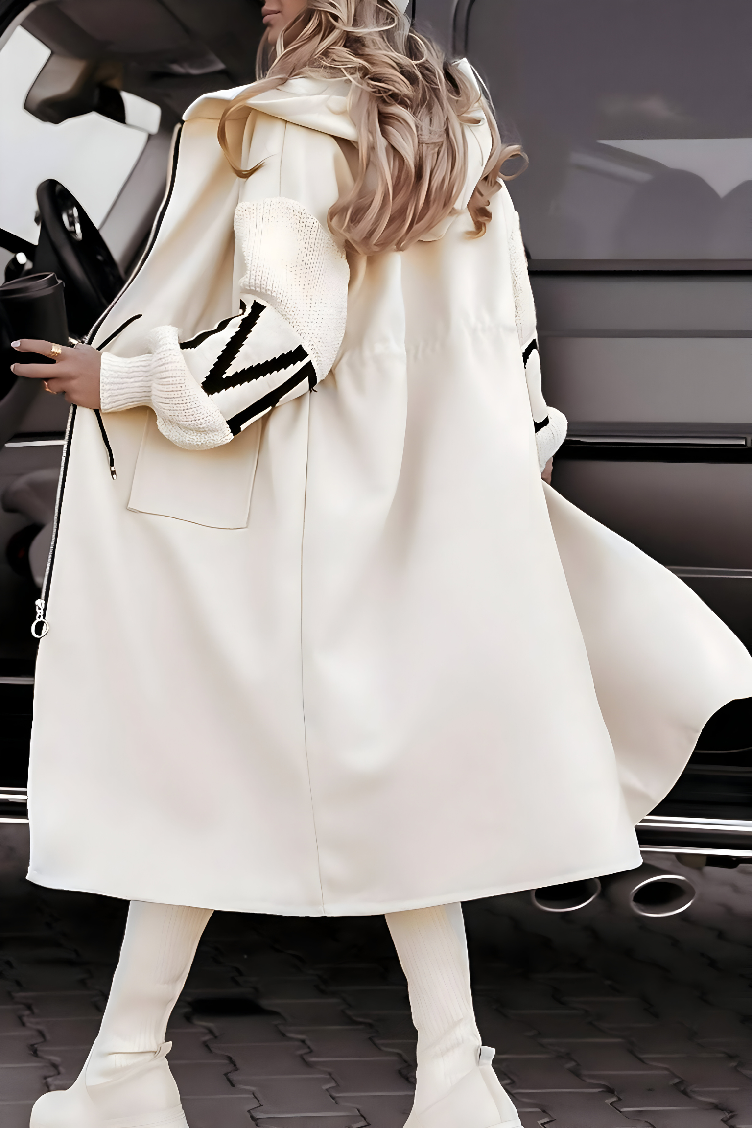 PEGGY - Women's Jacket with Knitted Sleeves and Hood